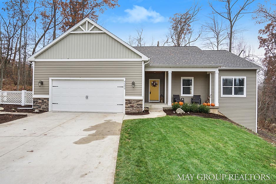 home in lowell, mi - exterior front