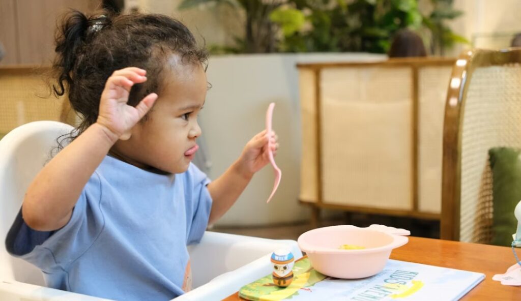 toddler at grand rapids restaurant