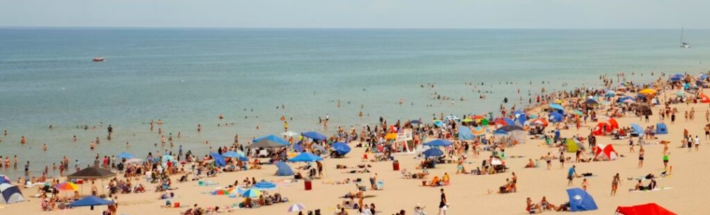 lake michigan busy beach
