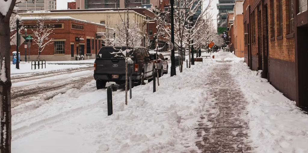 grand rapids snowy sidewalk